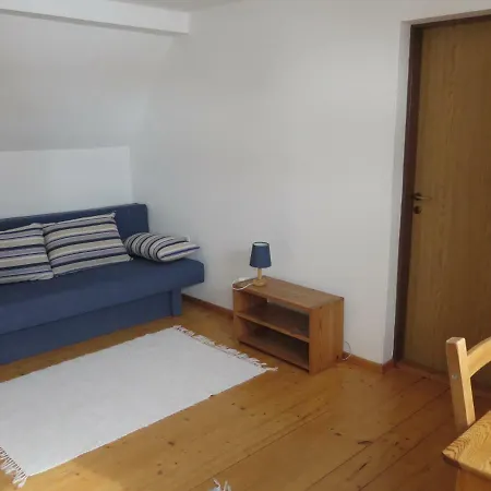 乡村民宿 Zubrovica *